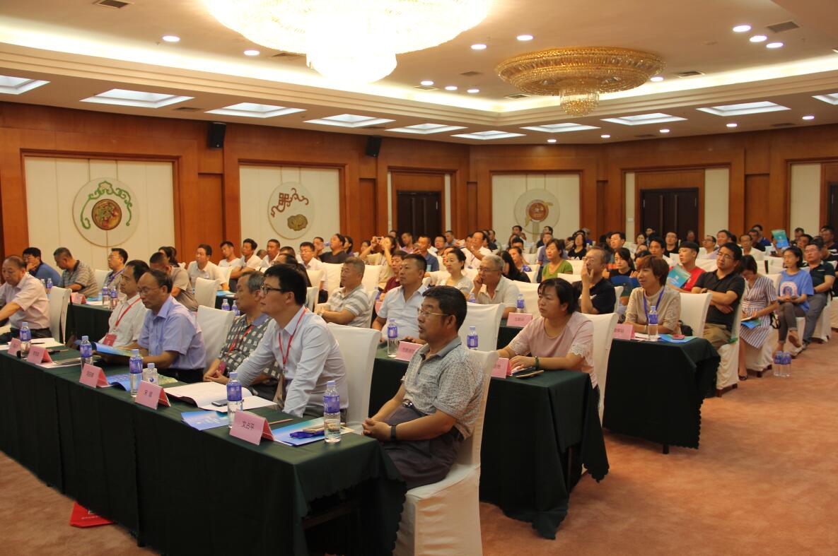 大咖齊聚內蒙古 共話馬鈴薯產業(yè)發(fā)展 內蒙古馬鈴薯產業(yè)高質量發(fā)展論壇成功召開