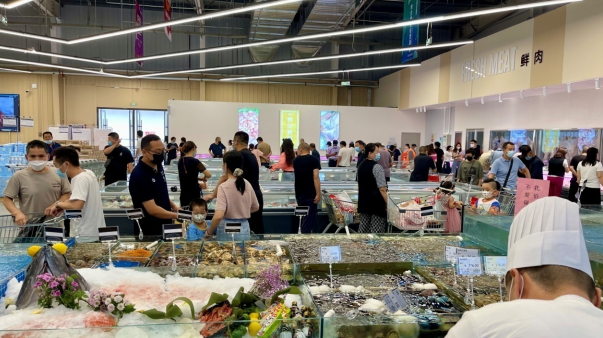 適應市場變化  加快零售轉(zhuǎn)型 深挖市場潛力  提振消費活力——賽罕區(qū)食全食美倉儲會員店亮相首府